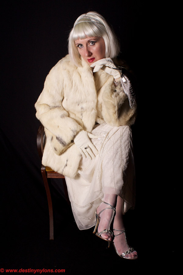 Gorgeous mature in stockings