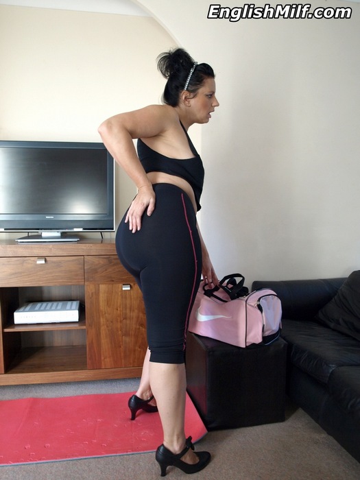 First timer milf mom in nylons fucked