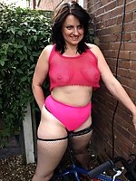 First timer mature in retro stockings