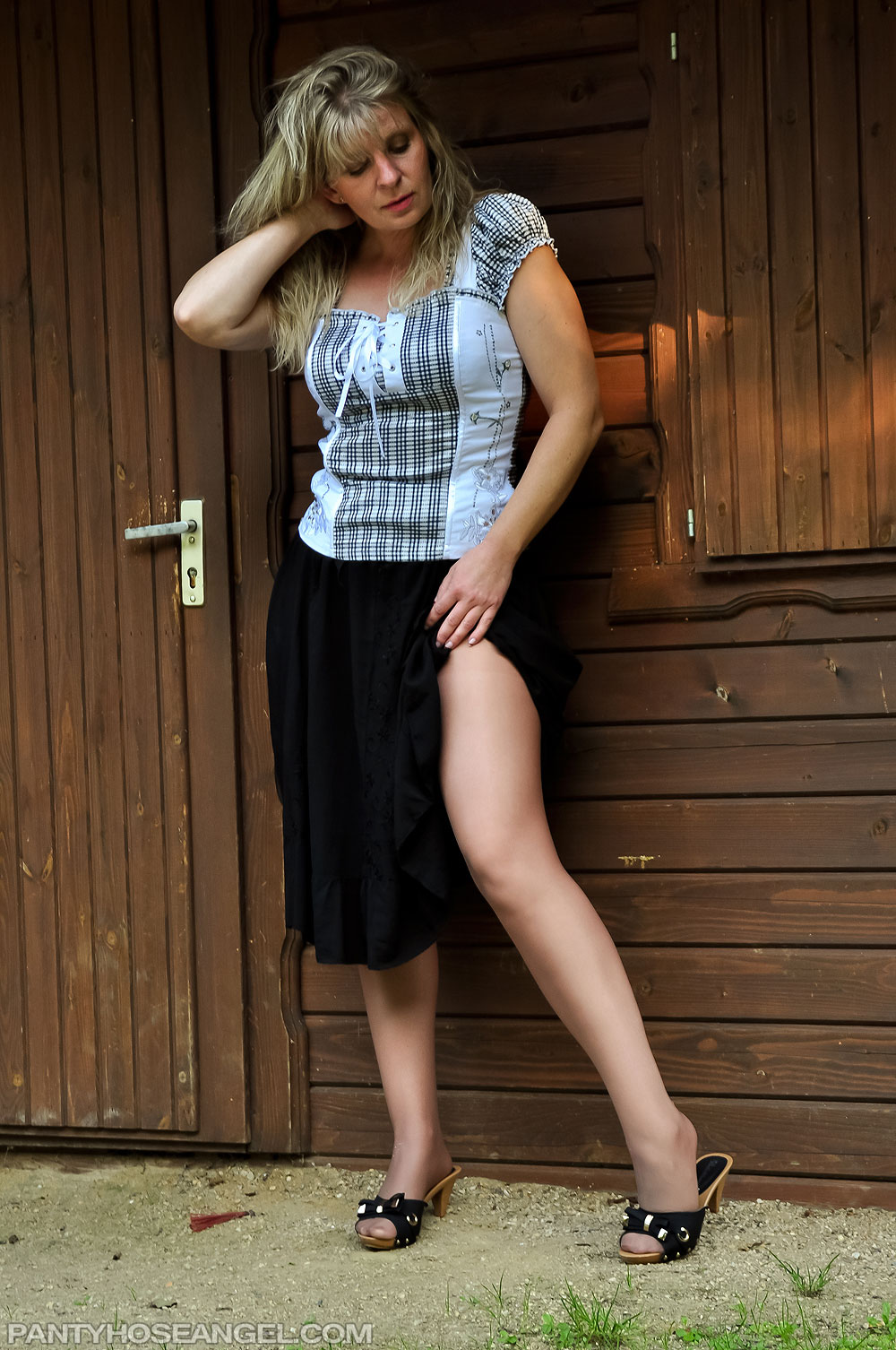 German blonde busty moms in pantyhose and heels
